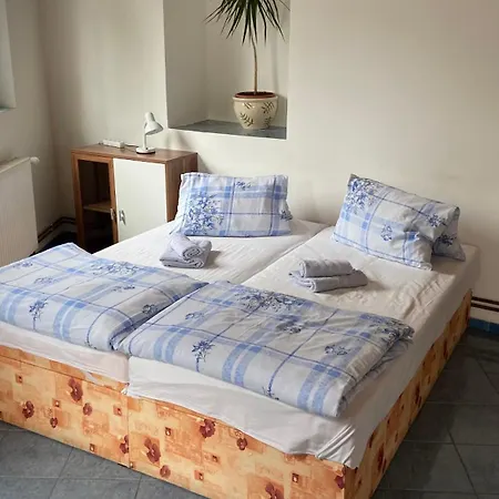 巴马科旅馆 招待所 Chřibská